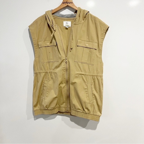 Offline by Aerie Tan Hooded Zip Front Cargo Unisex Vest - Picture 4 of 11